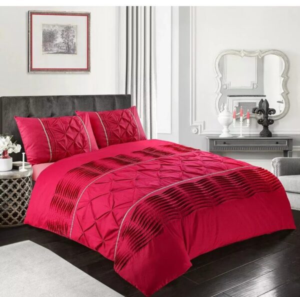 Eleanor Laced Pintuck Diamond Duvet Quilt Cover Set With Pillowcases